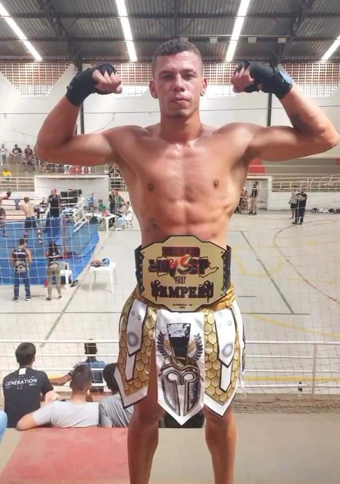 Atleta do DF conquista mundial de muay thai