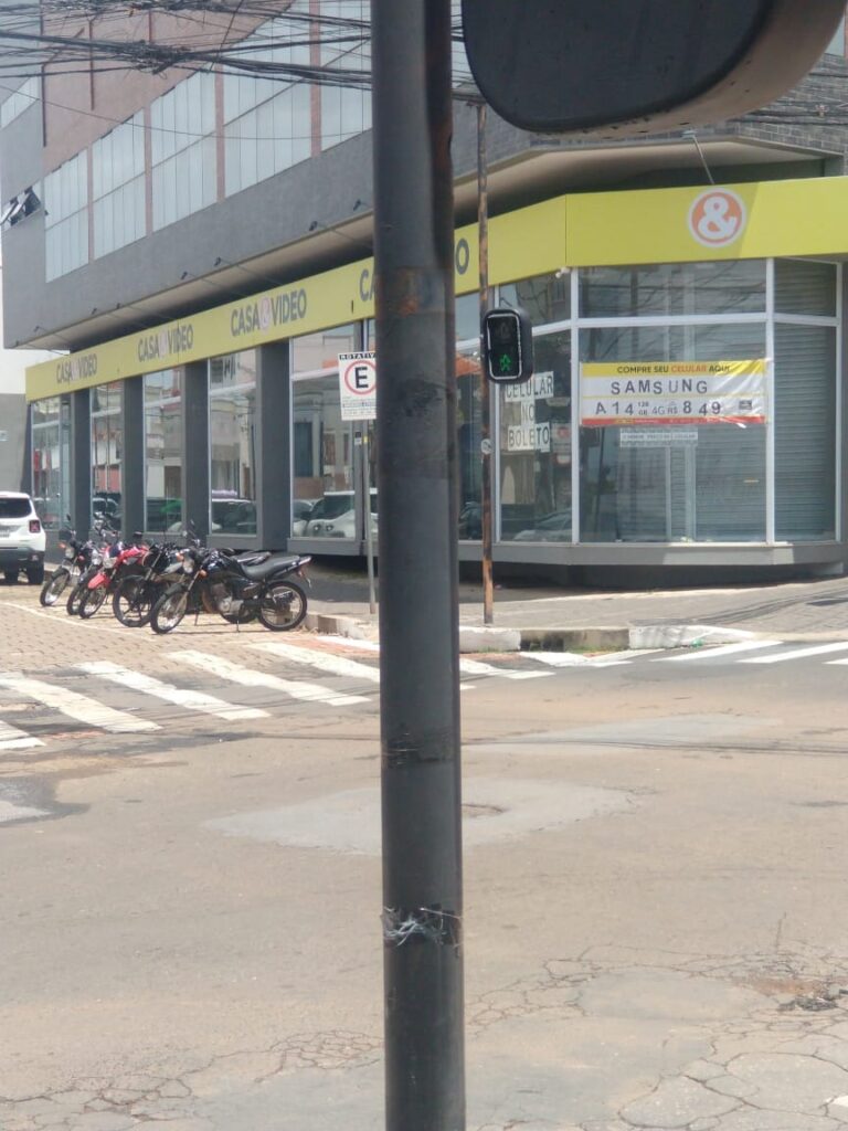 Rede Casa & Vídeo funcionava no cruzamento das ruas Dr. João Bráulio e Dois de Novembro e fechou as portas nesta quarta-feira - Foto: Reprodução 