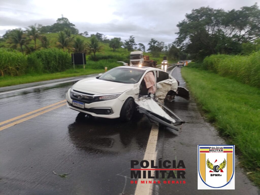 Acidente com vítimas graves é registrado na MG-050 em Itaú de Minas - Foto: PMRv