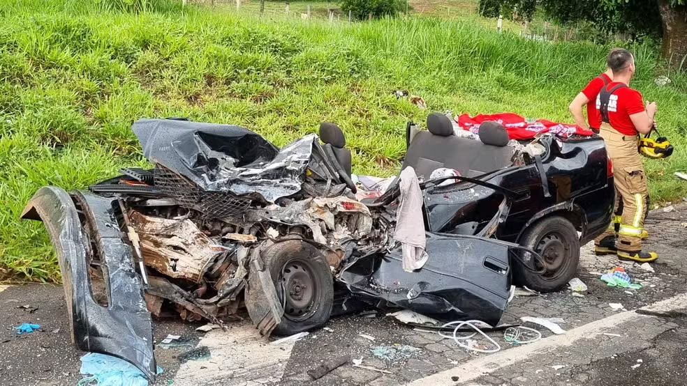 Vídeo mostra momento em que motorista de carreta embriagado invade contramão e provoca acidente que causou uma morte em Itaú de Minas - Foto: Helder Almeida