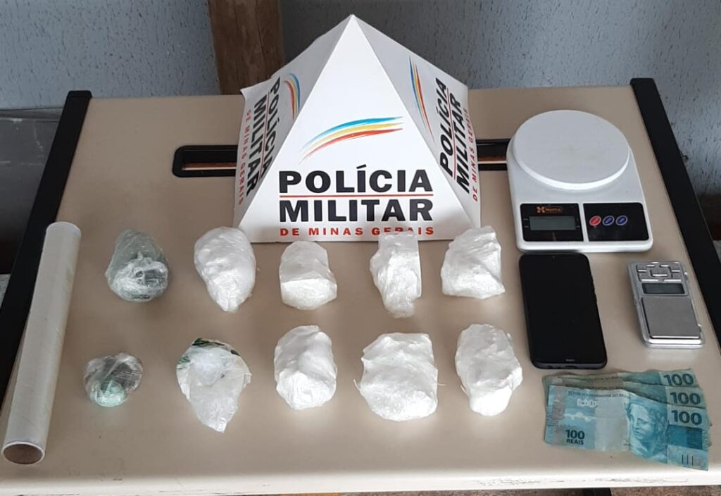 Polícia Militar prende homem com grande quantidade de drogas em Passos - Foto: PMMG
