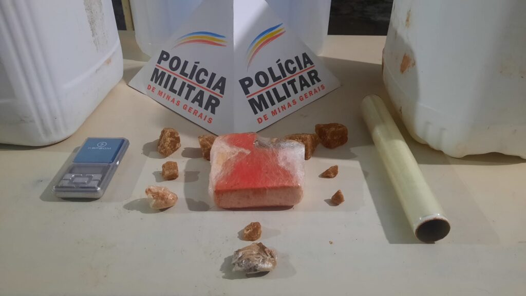 Três autores de tráfico de drogas são presos pela Polícia Militar em Passos - Foto: PMMG