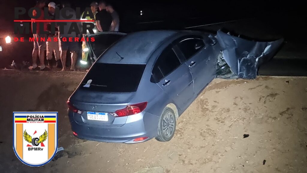 Acidente com caminhão e carro é registrado na MG-050 em Capitólio - Foto: PMRv