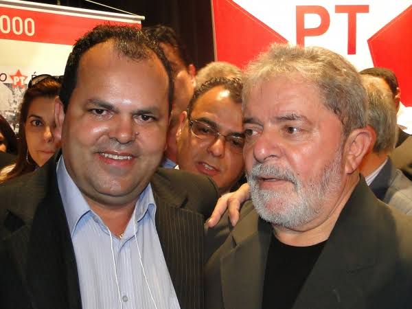Prefeito de Guapé ao lado do presidente Lula - Foto: Reprodução 