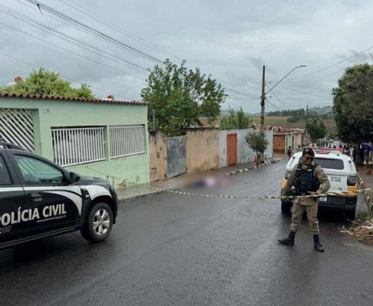 Primeiro homicídio registrado, no bairro Jardim Santo Antônio  - Foto: divulgação/Polícia Militar
