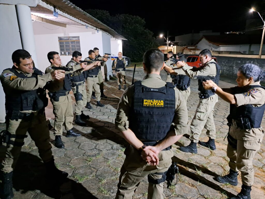 PM realiza treinamento do plano de defesa e contra ataques a agências financeiras de Alpinópolis - Foto: divulgação/Polícia Militar