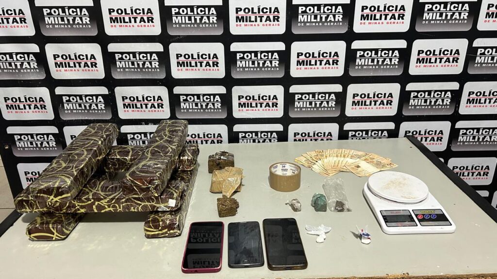 PM prende autor de tráfico de entorpecentes em Juruaia e apreende grande quantidade de drogas em Muzambinho. - Foto: divulgação/Polícia Militar