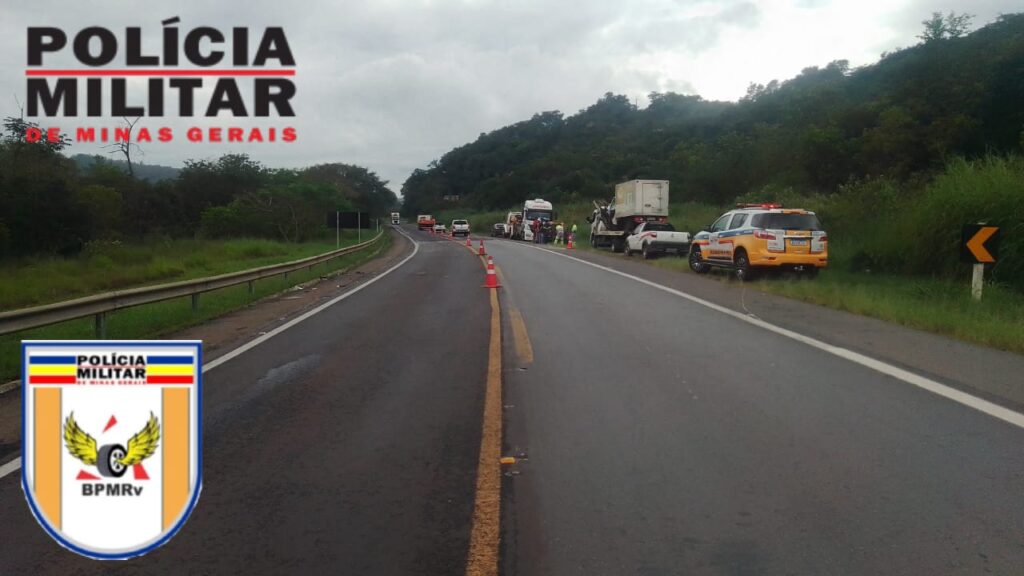 Homem sofre ferimentos leves em acidente entre dois caminhões na MG-050, em Itaú de Minas - Foto: divulgação/Polícia Militar