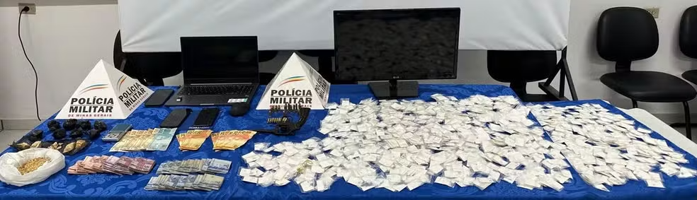 Homens são presos com mais de mil papelotes de cocaína em Formiga - Foto: divulgação/Polícia Militar