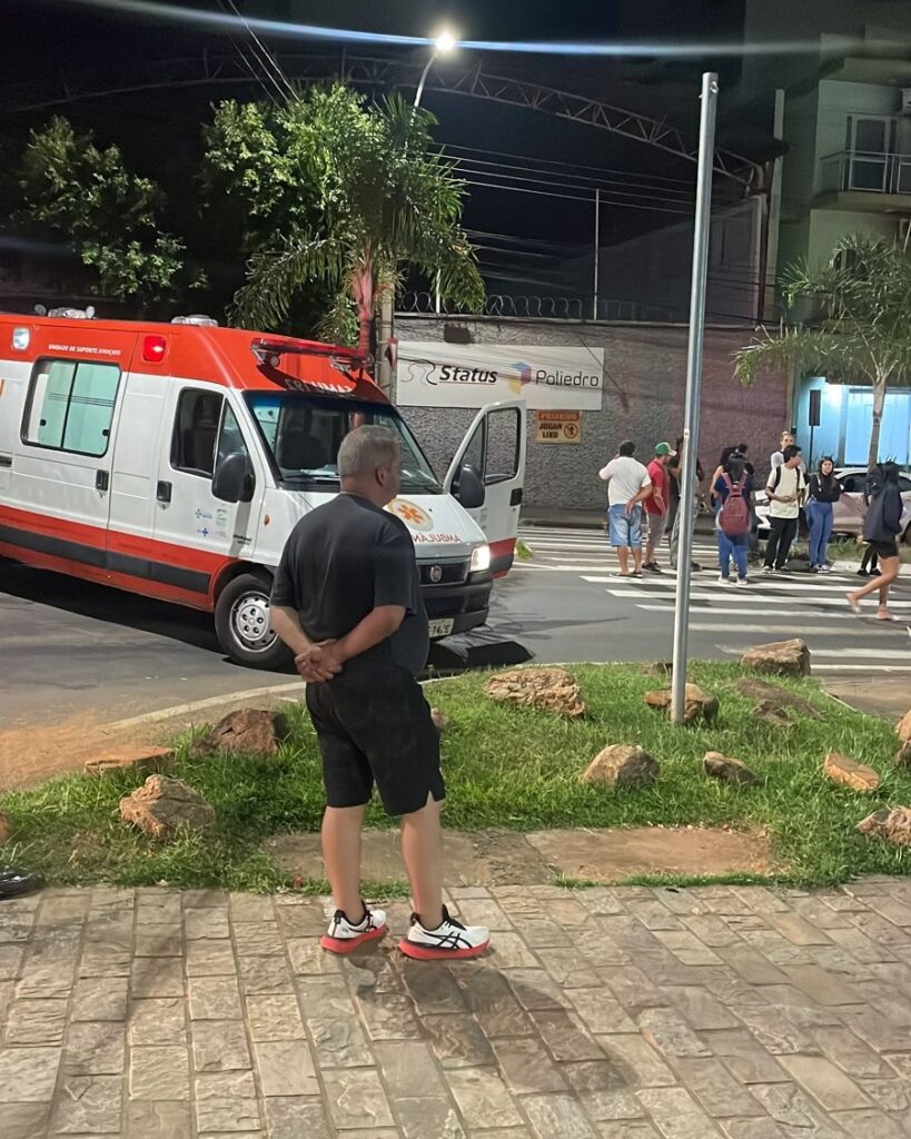 Casal é atropelado por veículo em alta velocidade enquanto atravessava via na faixa de pedestre em Passos - Foto: redes sociais