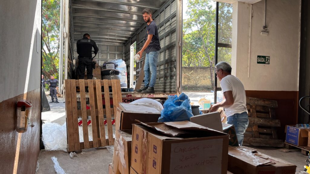 Governo de Minas envia uma tonelada de materiais produzidos por presos para o Rio Grande do Sul - Foto: Victor Laia