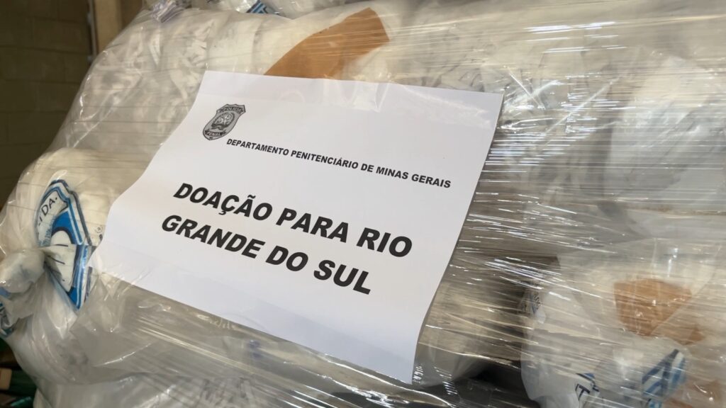 Governo de Minas envia uma tonelada de materiais produzidos por presos para o Rio Grande do Sul - Foto: Victor Laia
