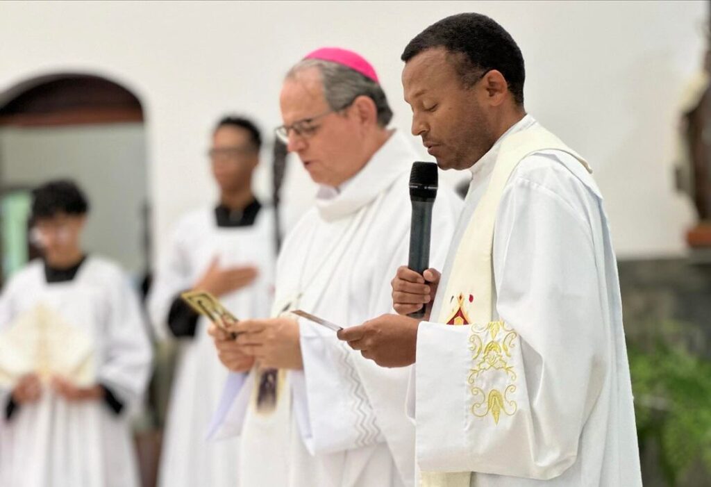Carmelo São José inicia novena em preparação para a chegada das Relíquias de Santa Teresinha do Menino Jesus, em Passos - Foto: divulgação