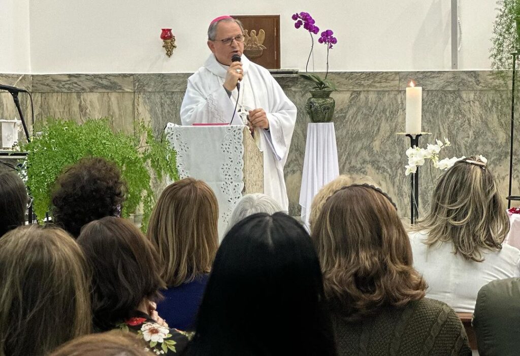 Carmelo São José inicia novena em preparação para a chegada das Relíquias de Santa Teresinha do Menino Jesus, em Passos - Foto: divulgação