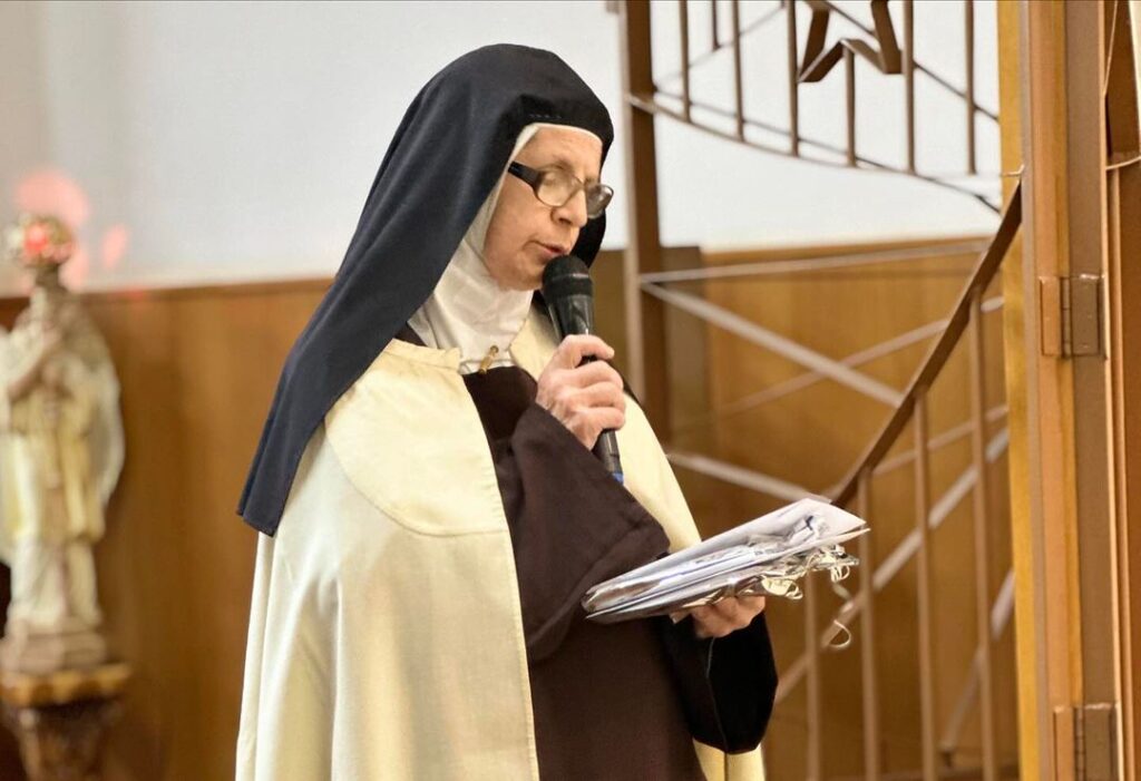 Carmelo São José inicia novena em preparação para a chegada das Relíquias de Santa Teresinha do Menino Jesus, em Passos - Foto: divulgação