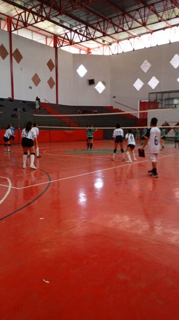 Equipes de vôlei de São José da Barra perdem em jogos contra São João Batista do Glória e se preparam para o JOJU - Foto: divulgação