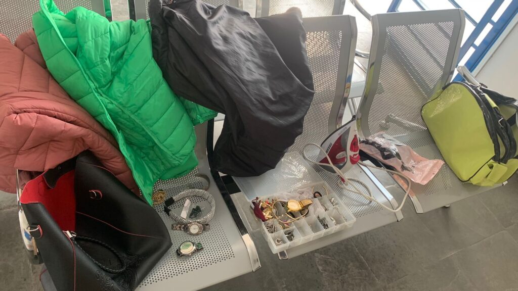 PM efetua prisão de autora por furto e recupera materiais subtraídos em Carmo do Rio Claro - Foto: divulgação/Polícia Militar