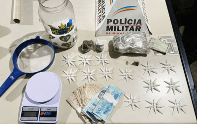 Indivíduo é preso por tráfico de drogas após denúncia anônima, em Passos - Foto: divulgação/Polícia Militar