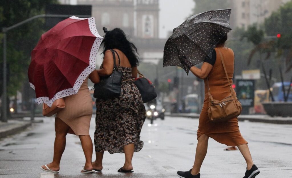 Tempestade com queda de granizo e ventos de até 100 km/h pode atingir cidades de MG - Foto: reprodução