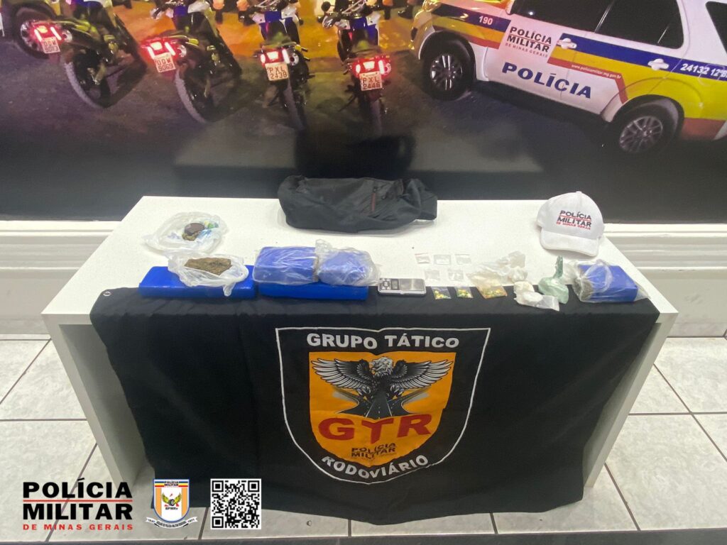 PMRv e PM prende dois indivíduos por tráfico de drogas, sendo um foragido da justiça, em Piumhi - Foto: divulgação/Polícia Militar Rodoviária