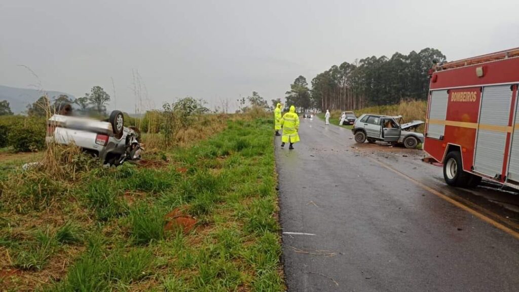 Colisão frontal deixa dois mortos e quatro feridos gravemente na BR-265, entre Boa Esperança e Ilicínea - Foto: redes sociais