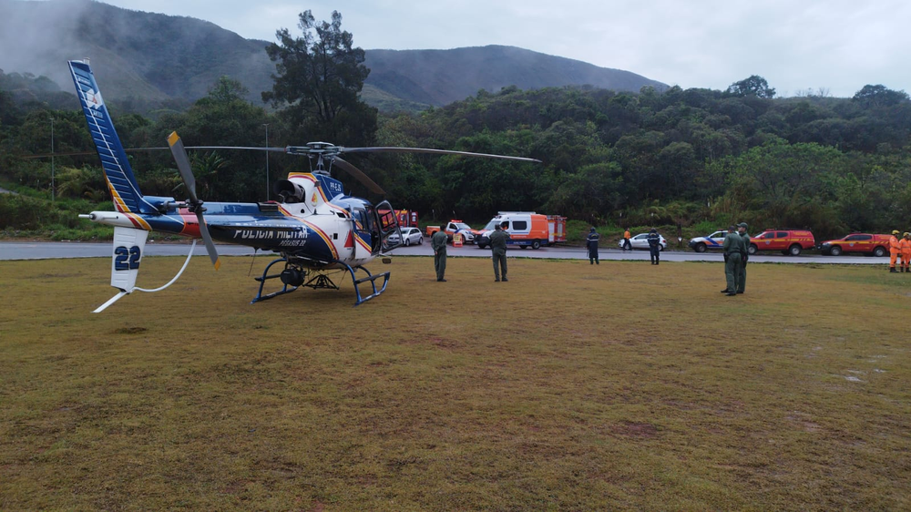 Helicóptero dos bombeiros cai e mata tripulação durante buscas de monomotor em MG - Foto: CBMMG