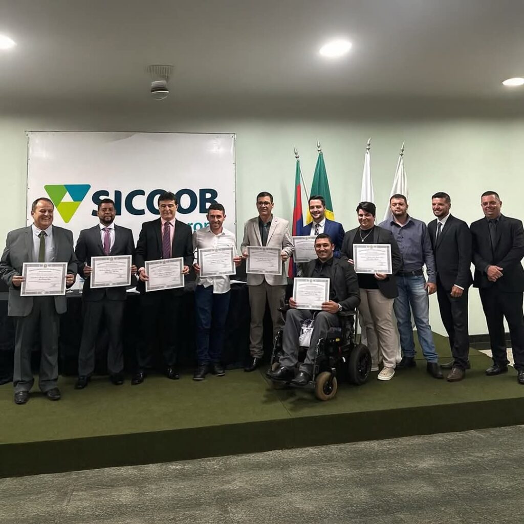 Prefeito, vice e vereadores são diplomados em São Roque de Minas