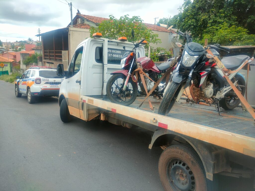 Rolezinho de Natal: PM prende autor e apreende menor por tráfico de drogas, porte de arma de fogo e recupera veículo furtado, em Capitólio - Foto: divulgação/Polícia Militar