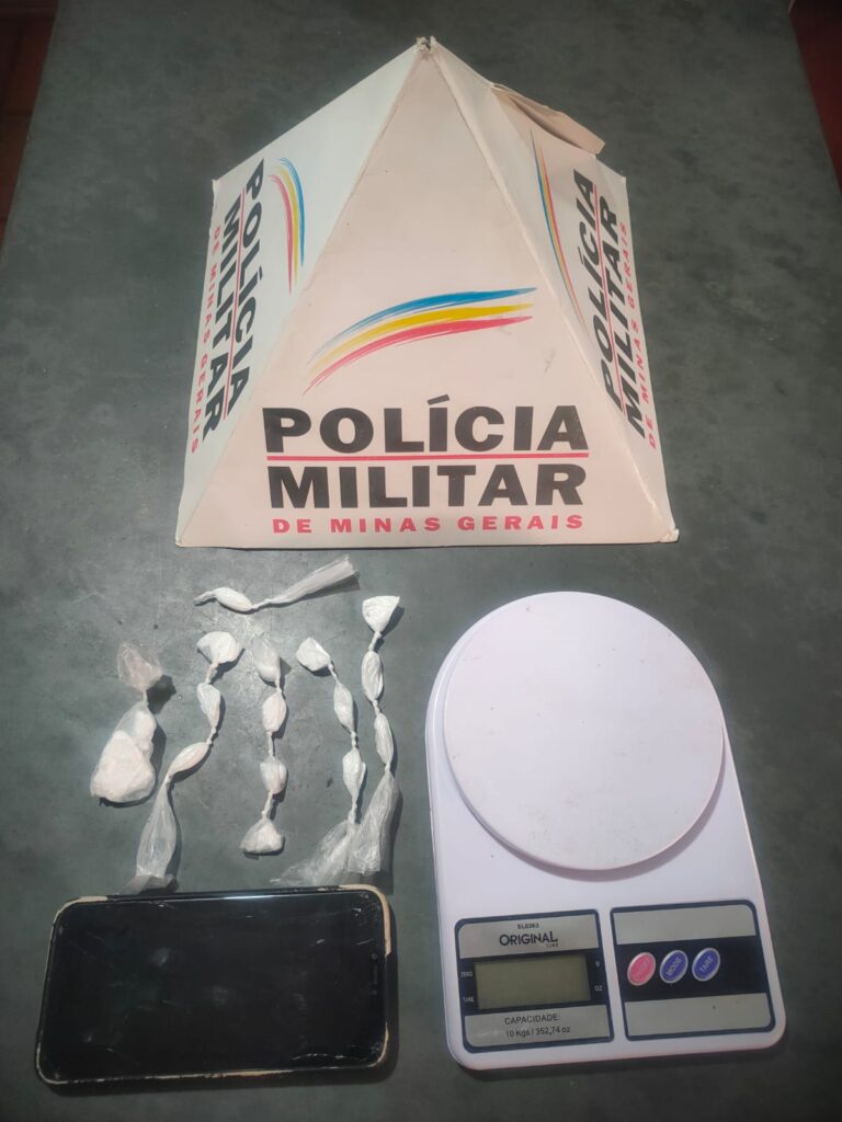 PM prende 4 indivíduos por furto, receptação e tráfico de drogas e recupera material furtado em Capitólio - Foto: divulgação/Polícia Militar