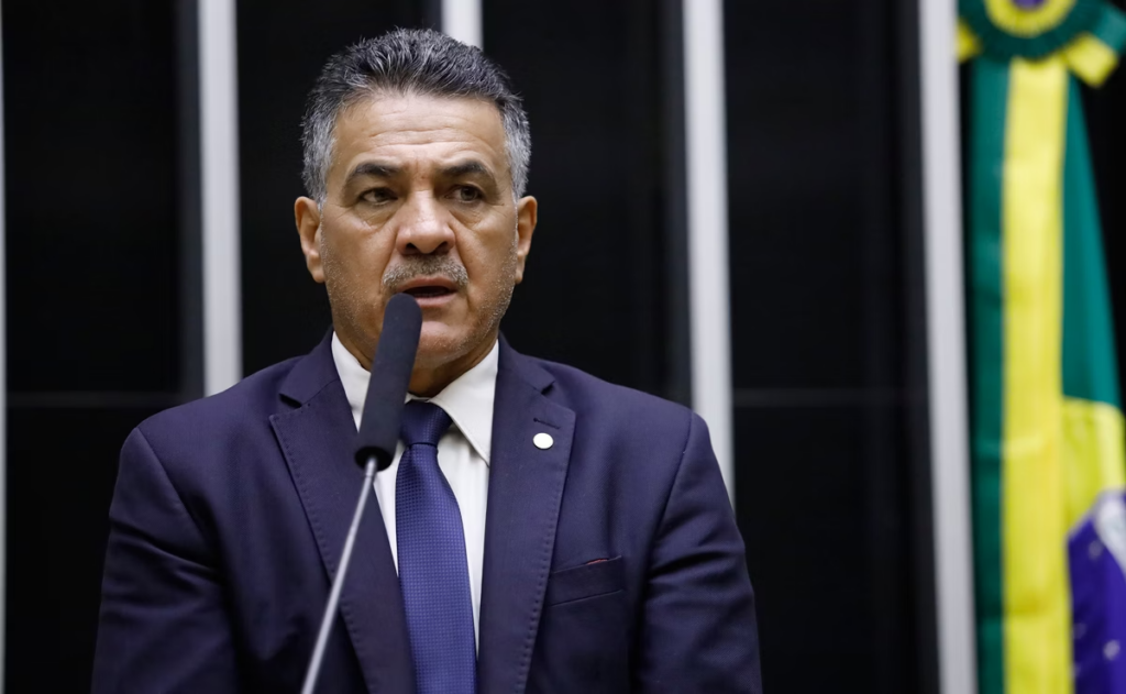 Após críticas do Prefeito reeleito em Alpinópolis, Emidinho Madeira é cobrado por prefeito de Carmo do Rio Claro referente a cirurgias eletivas - Foto: Mário Agra