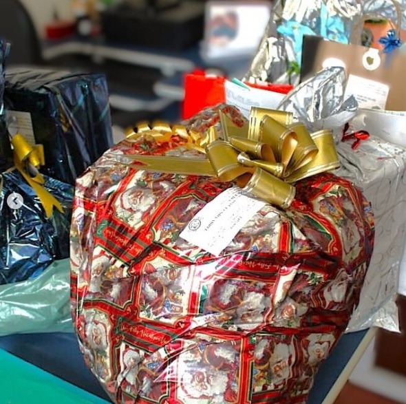 Campanha Papai Noel dos Correios atende mais de 150 pedidos dos alunos da APAE Passos - Foto: divulgação