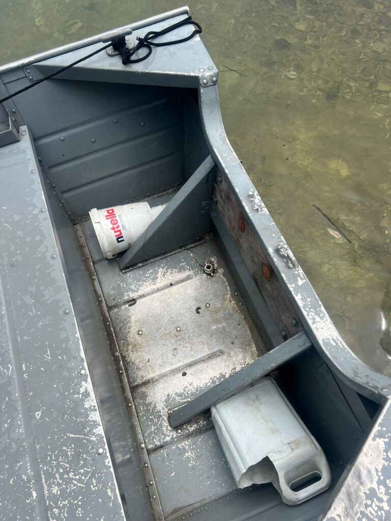 Motor do barco da prefeitura de São José da Barra é furtado no Clube Náutico - Foto: Prefeitura São José da Barra