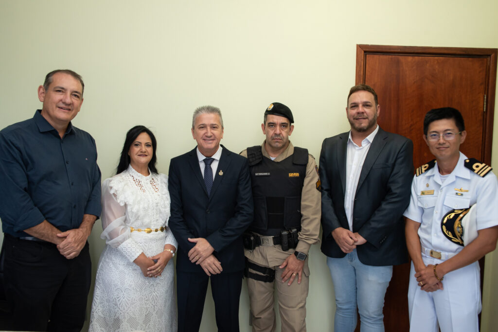 Ex- deputado, Renato Andrade, primeira-dama, Lucimar Silva, prefeito, Marcelinho Silva, Policial Militar, Sgt Saulo Fernandes, Coordenador de Campanha e Secretario Municipal, Romulo Leandro, Delegado da DelFurnas da Marinha do Brasil, Ten Rubens Ikeuti - Foto: Murilo Marcos