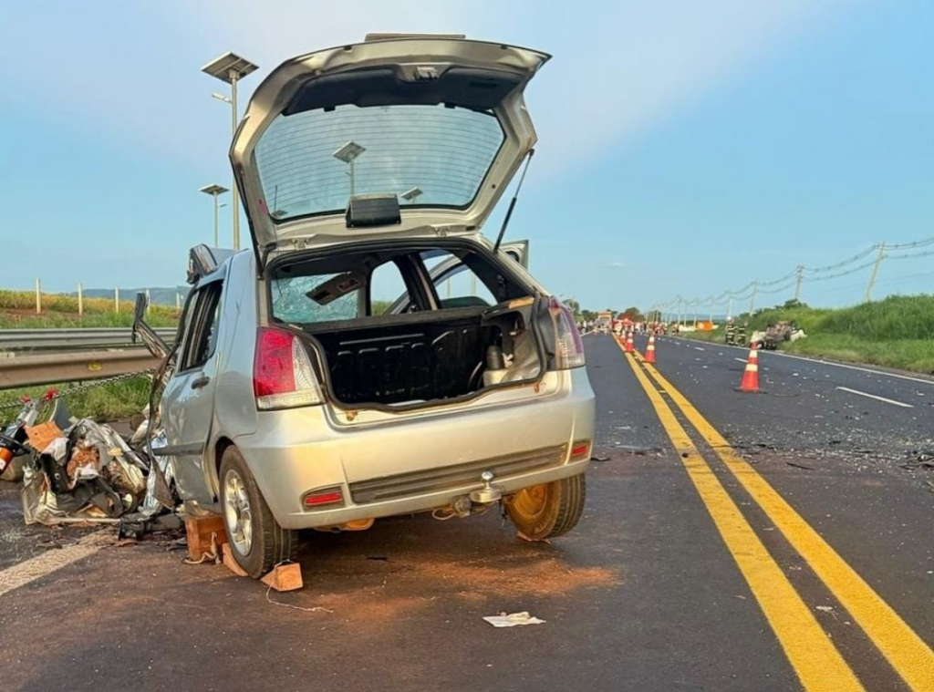 Idoso morre e seis pessoas ficam feridas após acidente com veículos de Passos e São Sebastião do Paraíso, no interior de São Paulo - Foto: divulgação