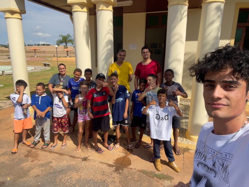 Crianças do Projeto Pro Jovem visitam a Casa de Cultura Bangalô e mergulham na história de Guapé - Foto: divulgação/Prefeitura de Guapé