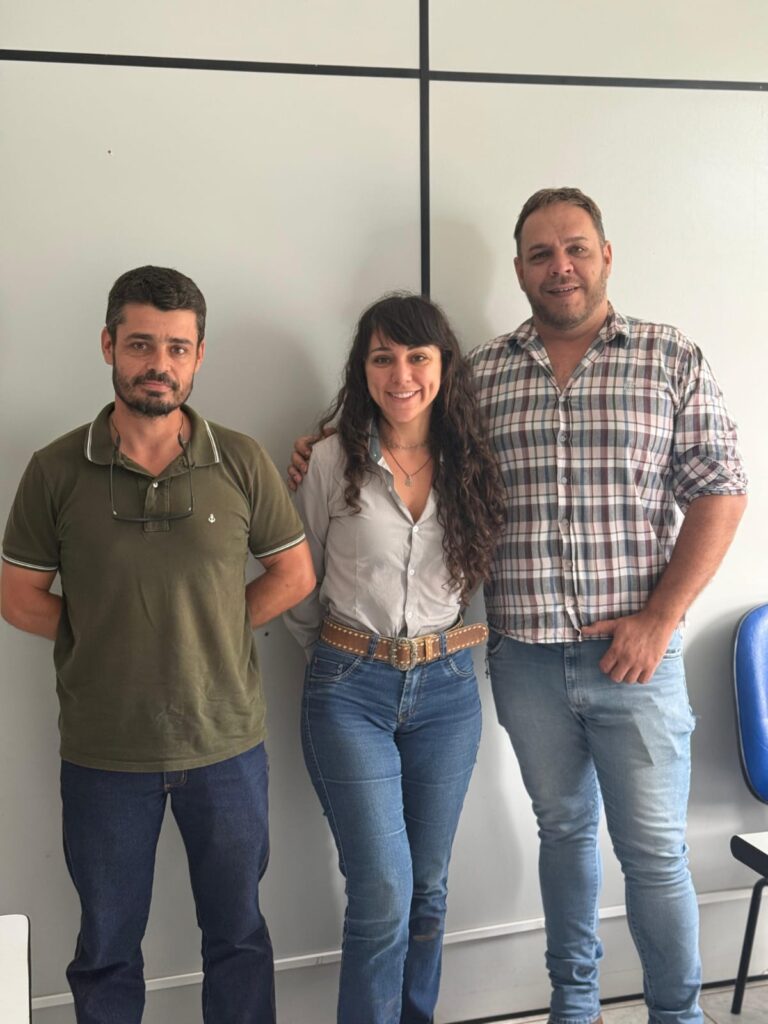 Secretário da Prefeitura de São José da Barra recebe coordenador da Emater-MG, veterinário da AMEG e gerente do Senar - Foto: divulgação/Prefeitura de São José da Barra