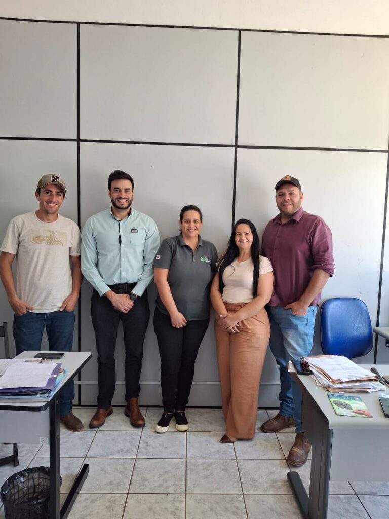 Secretário da Prefeitura de São José da Barra recebe coordenador da Emater-MG, veterinário da AMEG e gerente do Senar - Foto: divulgação/Prefeitura de São José da Barra