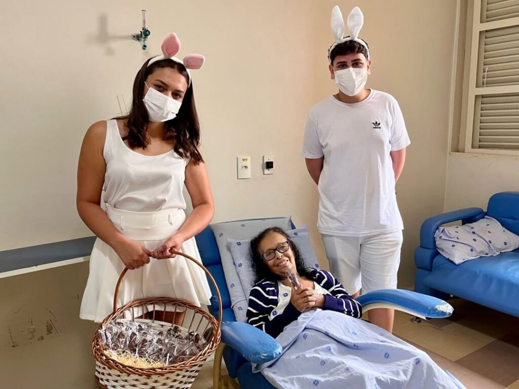 Pacientes tem dia de Páscoa recheada com carinho e afeto no HRC de Passos - Foto: divulgação/HRC