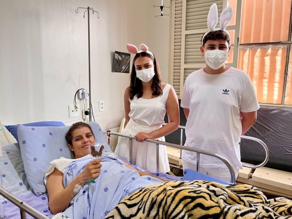 Pacientes tem dia de Páscoa recheada com carinho e afeto no HRC de Passos - Foto: divulgação/HRC