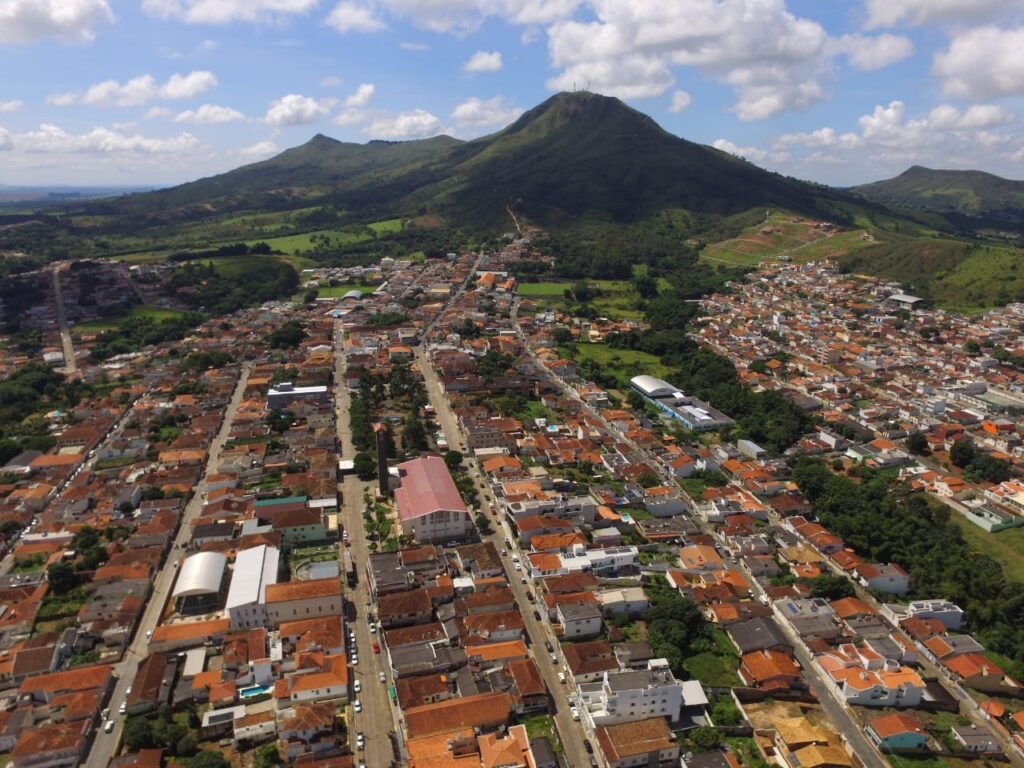 Ex-prefeita de Carmo do Rio Claro e empresário envolvidos em fraudes a processos licitatórios são condenados a pedido do MPMG - Foto: reprodução