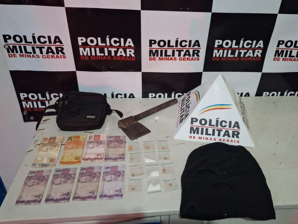 Homem com mandado de prisão em aberto é preso durante ocorrência por tráfico de drogas em Carmo do Rio Claro - Foto: divulgação/Polícia Militar