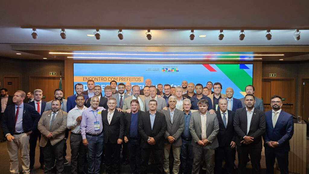 Prefeitos de São José da Barra e Capitólio são destaques na reunião dos municípios da ALAGO em Brasília - Foto: divulgação