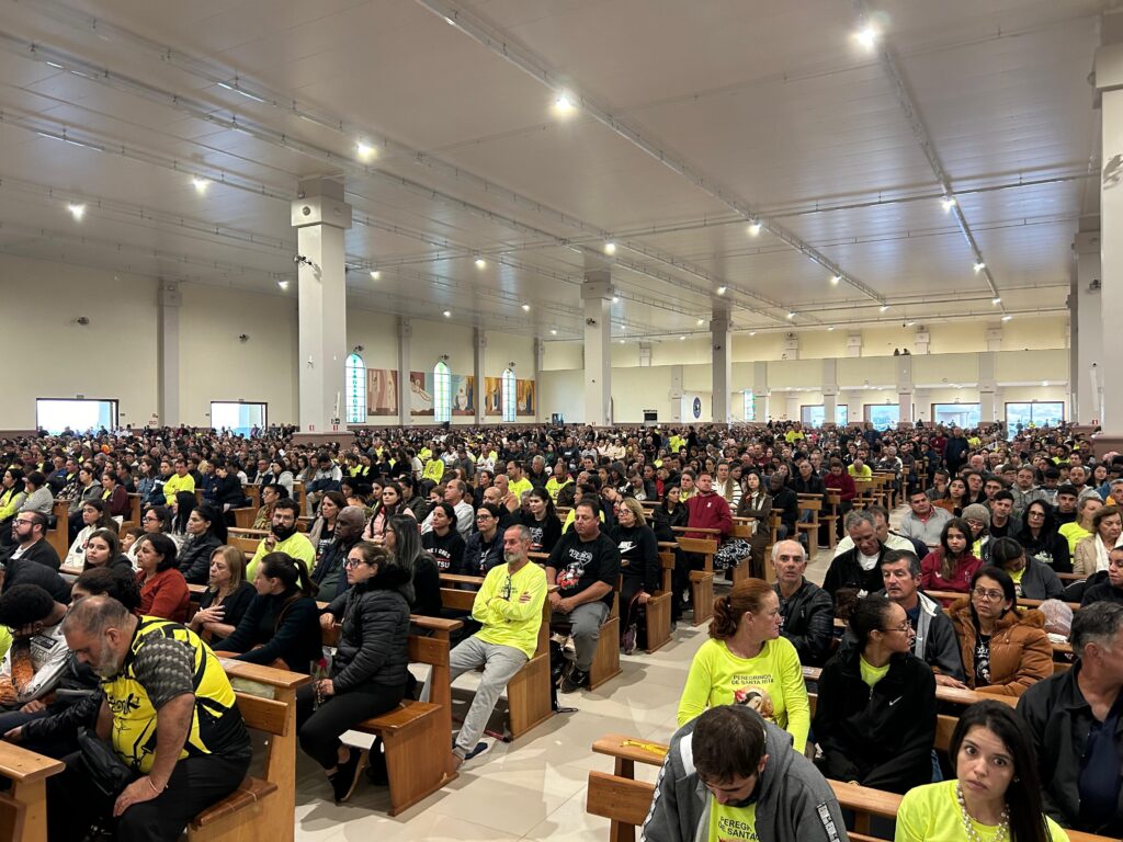 Missa dos Peregrinos reúne 5 mil fiéis às 6h da manhã, no Santuário de Santa Rita em Cássia, no dia da Santa das Causas Impossíveis - Foto: divulgação
