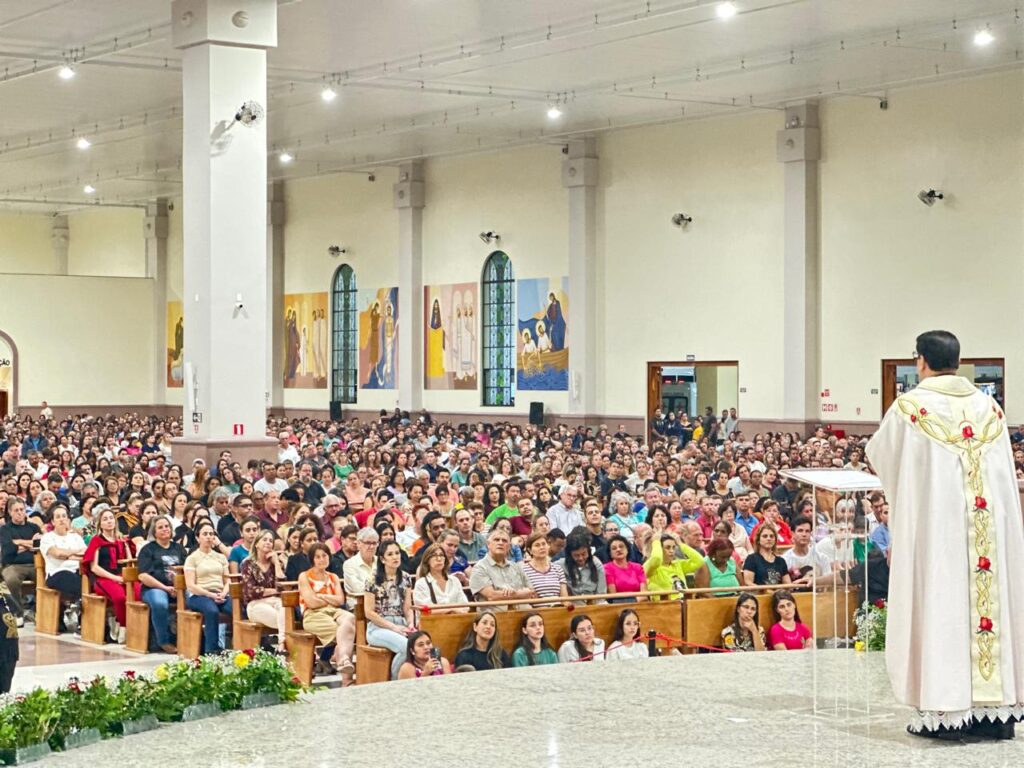 Santuário de Santa Rita de Cássia em Cássia celebra dia da padroeira com multidão de fiéis - Foto: divulgação