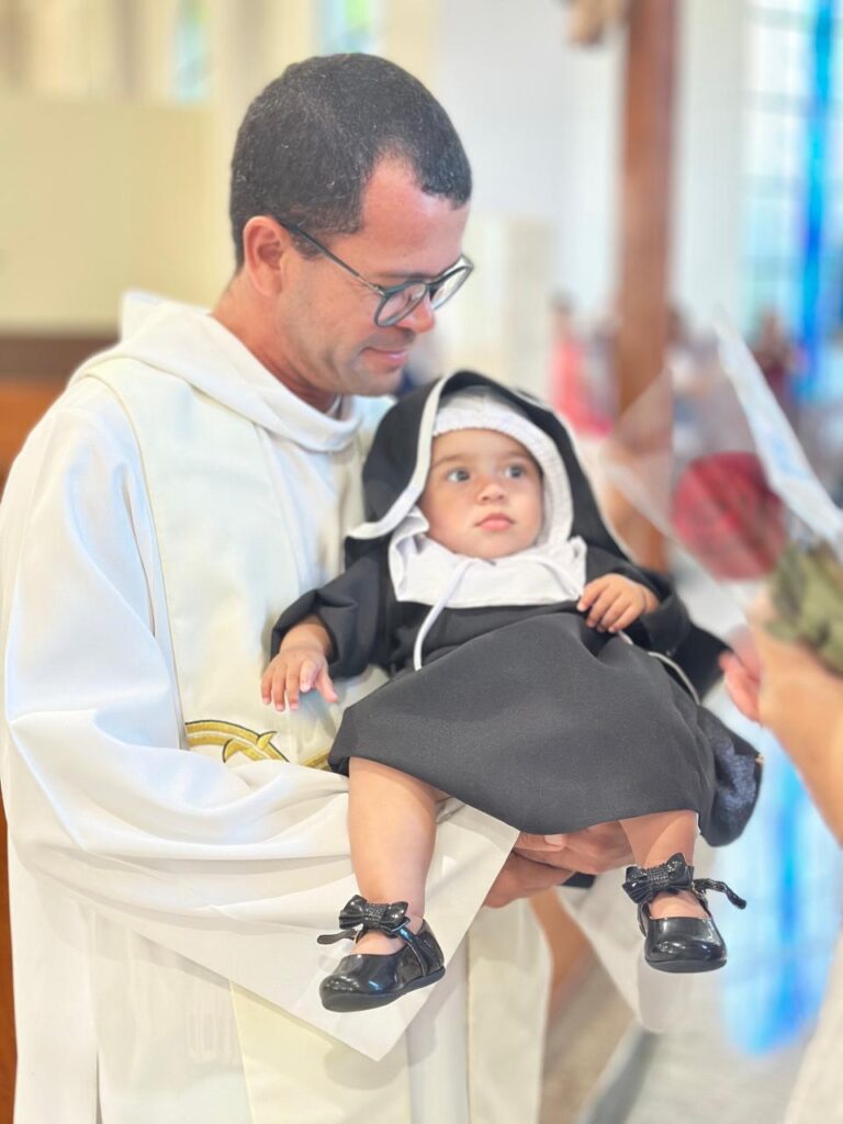 Santuário de Santa Rita de Cássia em Cássia celebra dia da padroeira com multidão de fiéis - Foto: divulgação