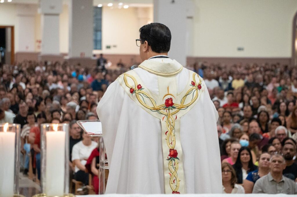 Santuário de Santa Rita de Cássia em Cássia celebra dia da padroeira com multidão de fiéis - Foto: divulgação