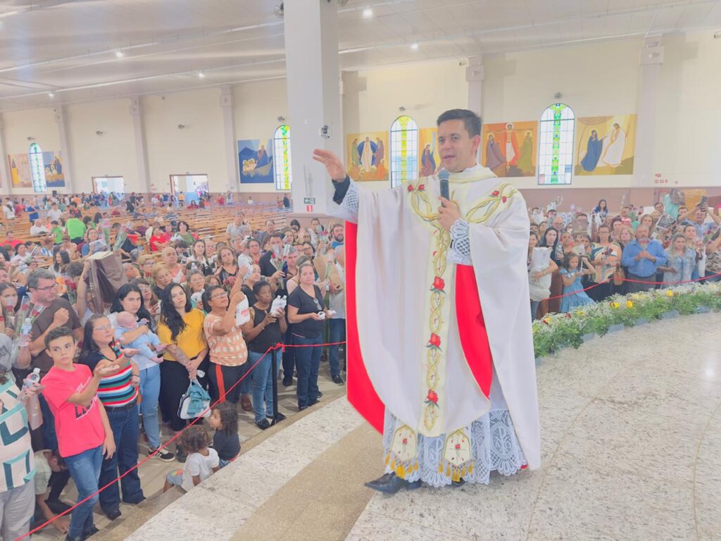 Santuário de Santa Rita de Cássia em Cássia celebra dia da padroeira com multidão de fiéis - Foto: divulgação