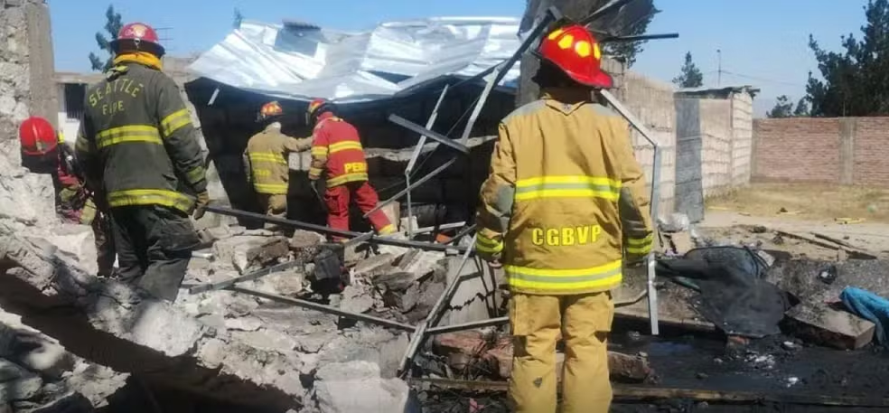 Mineiros morrem em explosão de fábrica de explosivos no Peru — Foto: Reprodução/RPP