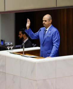 Mateus Simões toma posse como governador de Minas Gerais