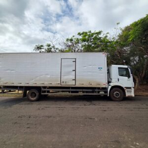 Caminhão com produtos do Mercado Livre furtado em Passos é encontrado em Franca